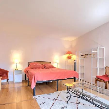 Sunlight Apartment *